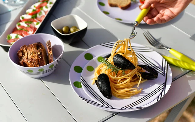 Berger Dots Melamin Geschirr-Set 16-tlg. Blau 2 Berger Dots Melamin Geschirr-Set 16-tlg. Blau – Bild 2